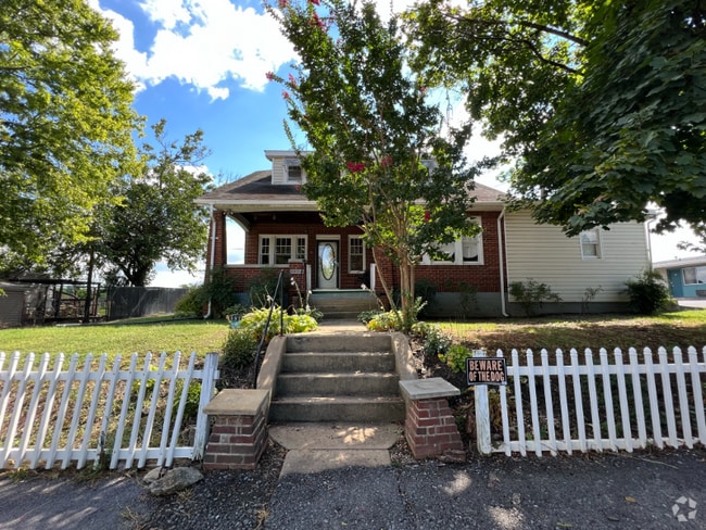 Building Photo - 3571 Winchester Ave