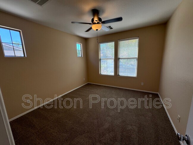 Foto del edificio - 13255 N 153rd Ln