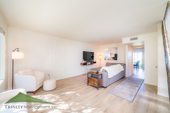 Building Photo - 2404 Caminito Ocean Cove