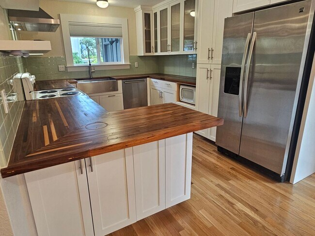 Foto del edificio - Available Now in Lakeport