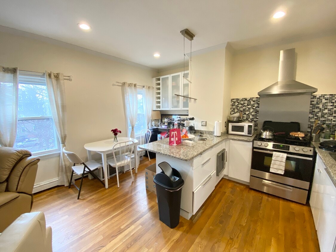 174 Bolton St Unit 3, Boston, MA 02127 Condo for Rent in Boston, MA