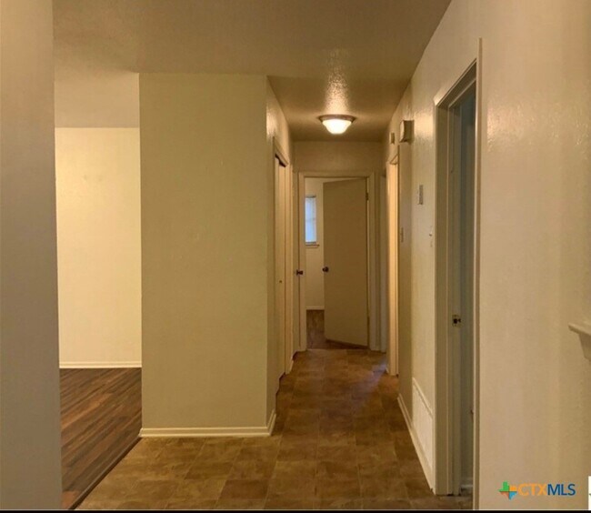 Building Photo - 1409 Paseo Del Oro