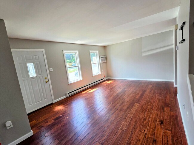 Foto del edificio - 5657 Wood Ln