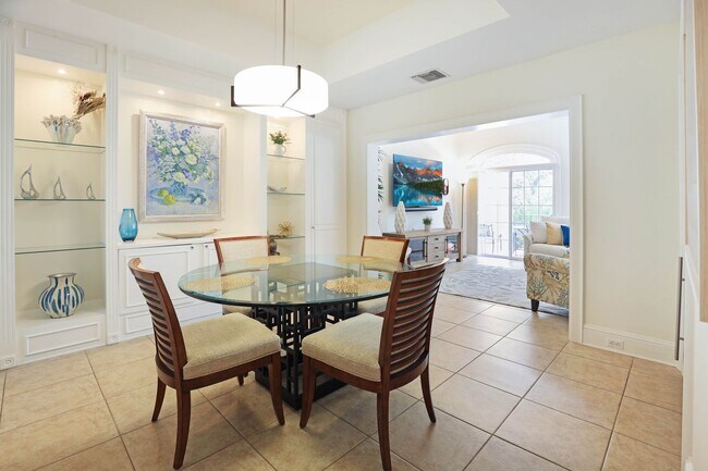 Building Photo - Georgian-Style Townhome Located At Bishops Court at The Oaks Preserve!