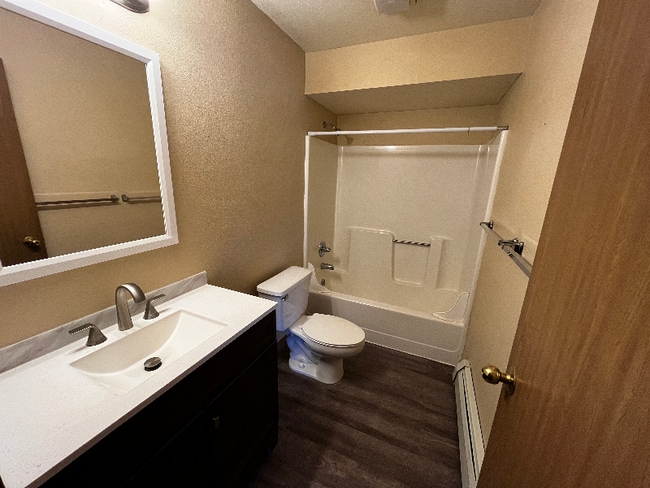 Building Photo - 600 Moccasin Cir Dr