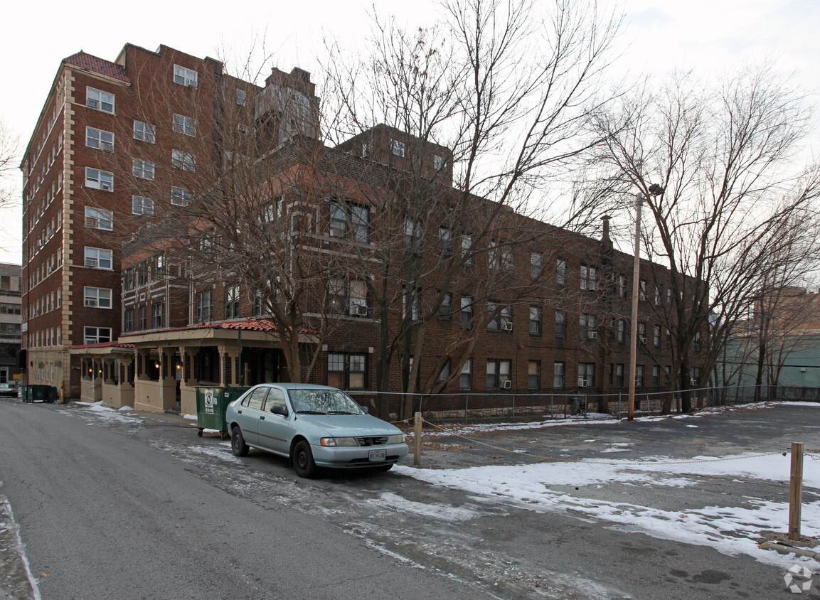 Primary Photo - Knickerbocker Apartments