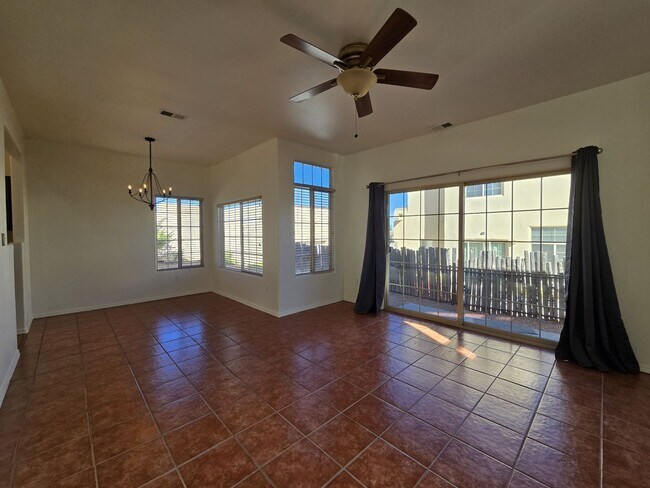 Foto del edificio - 4138 Big Sky Rd