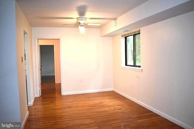 Foto del edificio - 125 Clubhouse Dr SW
