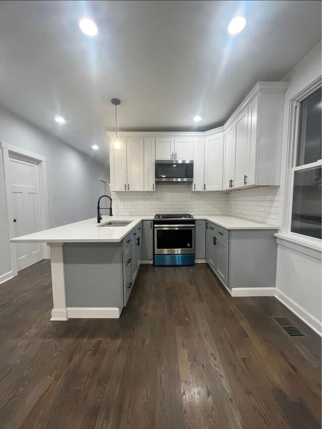 Foto del edificio - 5212 S Lorel Ave