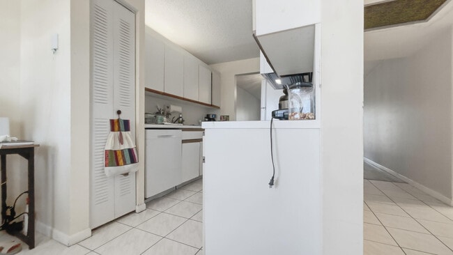Foto del edificio - 1200 SW 124th Terrace