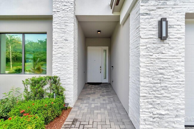 Foto del edificio - 8080 Laurel Falls Dr