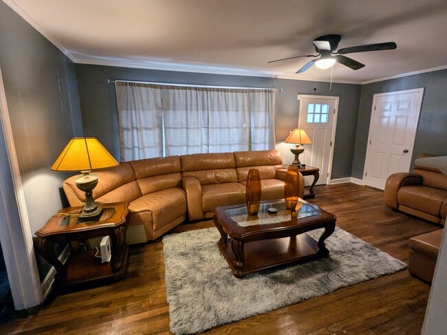 Foto del edificio - 614 E 37th St