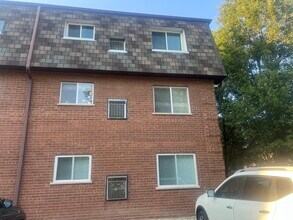 Building Photo - 9352 Bay Colony Dr