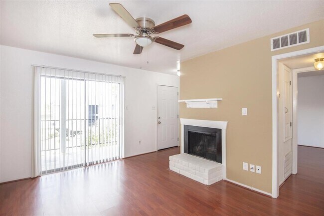 Building Photo - 18511 Egret Bay Blvd