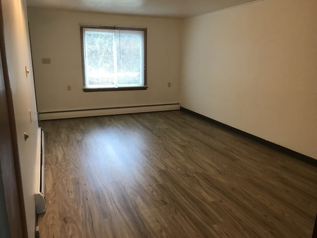 Living Room - 602 E Howard St