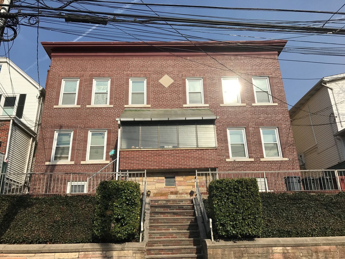 Foto del edificio - 12-15 119th St