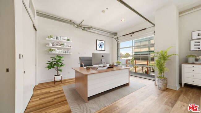 Foto del edificio - 212 Marine St