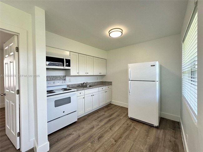 Building Photo - 2309 Madison St