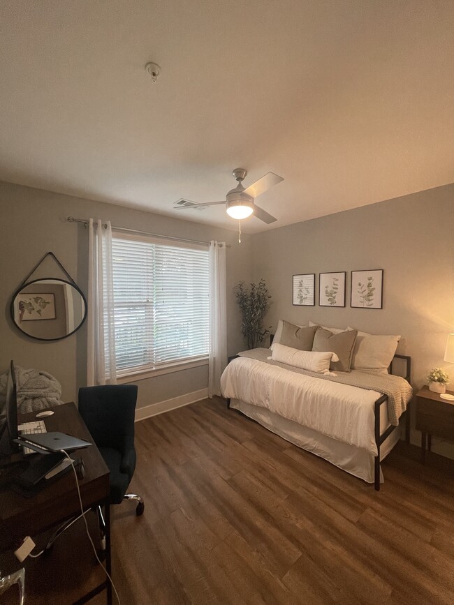 Guest Bedroom/Office - 5840 McCrimmon Pky