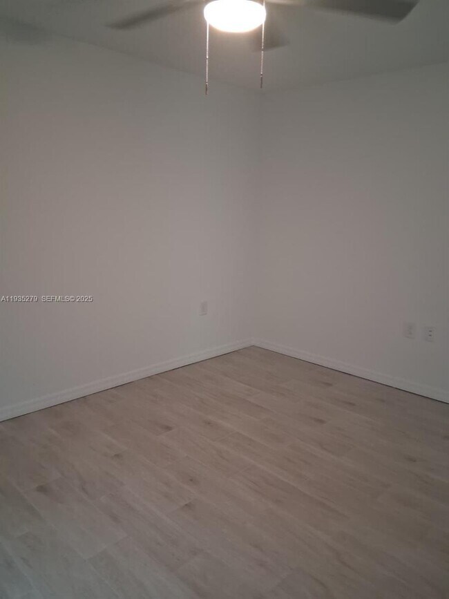 Foto del edificio - 1828 NW 30th St