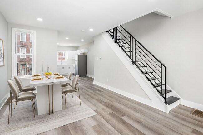 Dining room - 4020 Neilson St