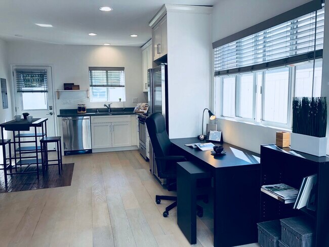 Foto del edificio - 2768 Stoner Ave