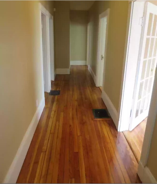 Building Photo - 15 Atherton St