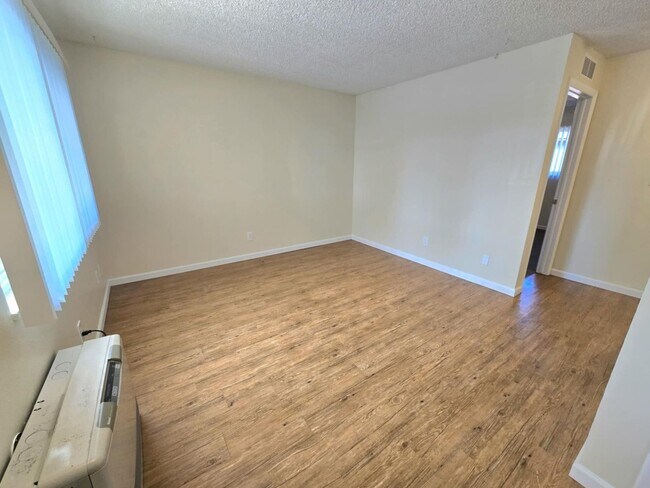 Foto del edificio - 2953 State Farm Rd