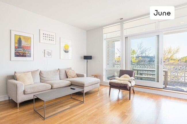 Building Photo - ROOM ONLY in 4-bed/2.0-bath Home