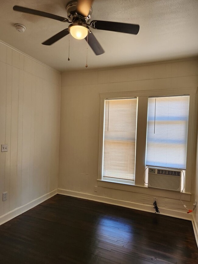 Foto del edificio - 1 Br Duplex - Available Now