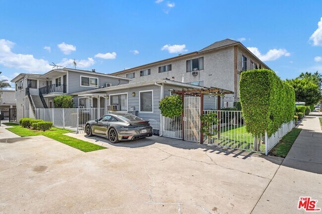 Foto del edificio - 1657 Colby Ave