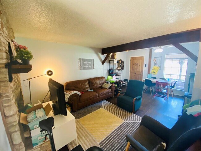 Building Photo - 4008 Cima Serena Dr