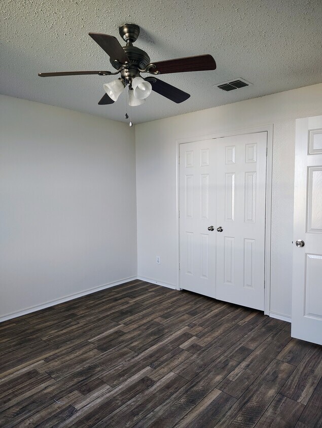 Building Photo - 6209 Thoroughbred Trl