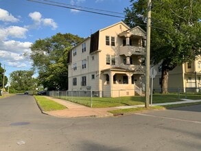 Building Photo - 240 Martin St