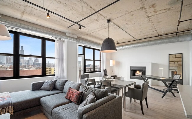 Building Photo - 6 S Laflin St