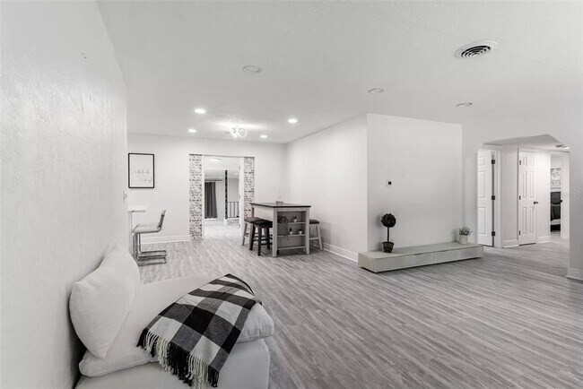 Building Photo - 2909 Hargill Dr