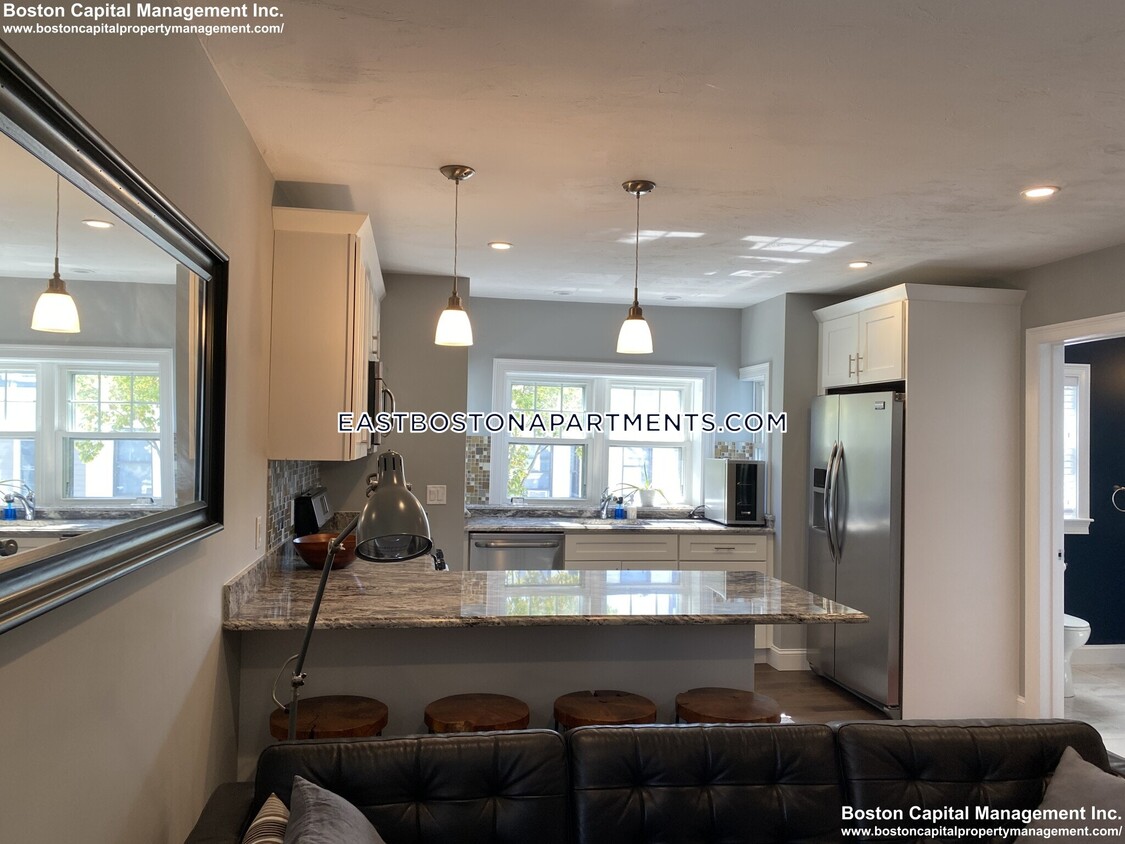 Foto principal - 266 Lexington St