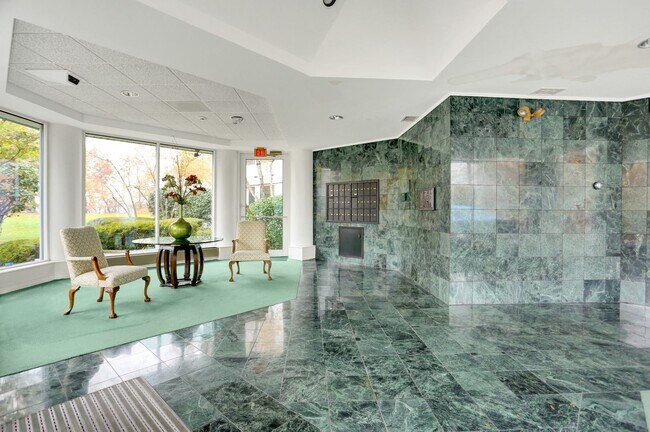 Building Photo - 2260 Waterford-