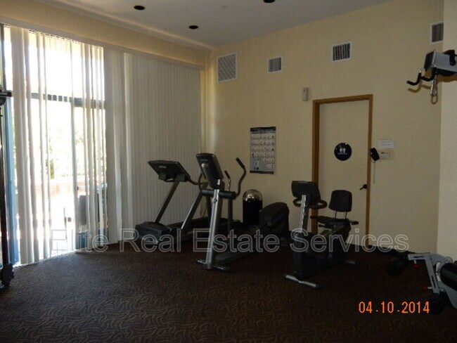 Building Photo - 1241 Santa Cora Ave