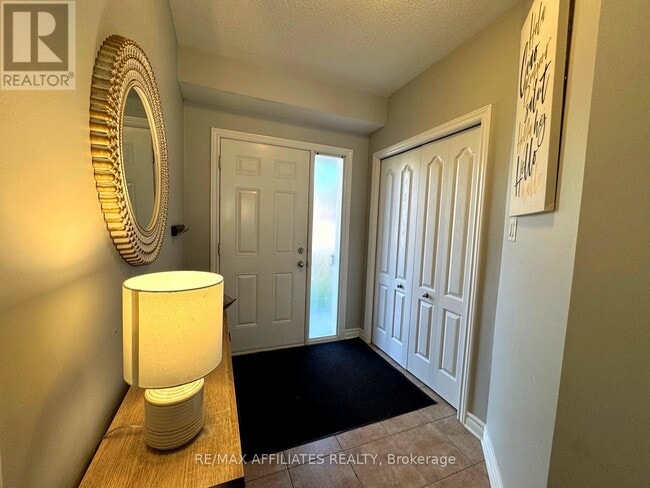 Building Photo - 673 White Alder Ave