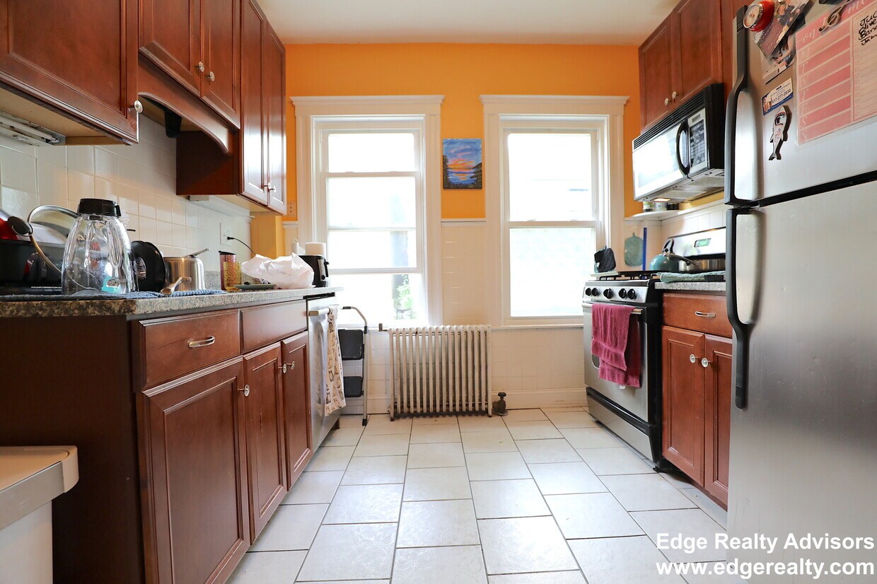Primary Photo - 39 Bothwell Rd