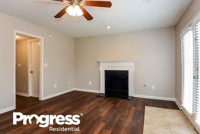 Building Photo - 6239 Leverett Dr