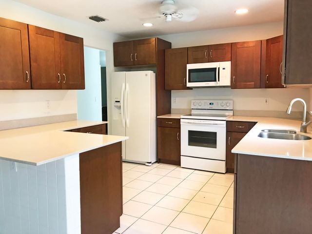 Building Photo - 10869 Handel Plz