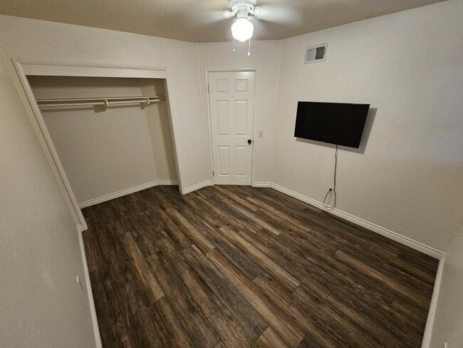 Foto del edificio - 1704 Horseshoe Ct