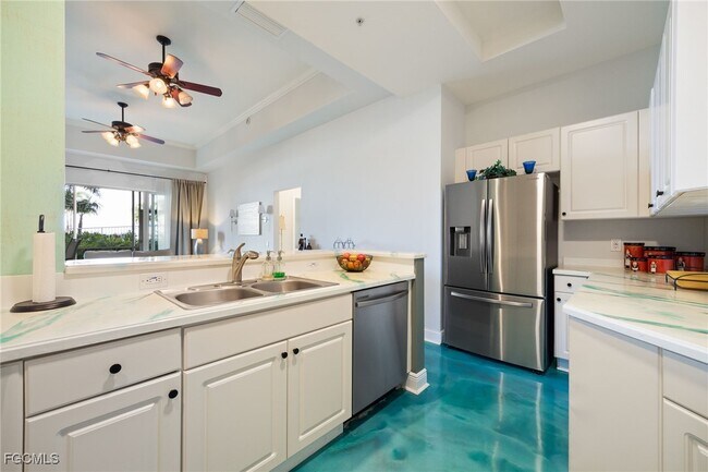 Foto del edificio - 2743 First St