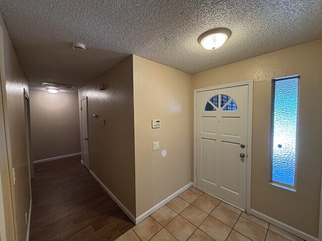 Foto del edificio - 493 E Mesa Ave