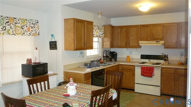 Foto del edificio - 5633 Lake Sharon Dr