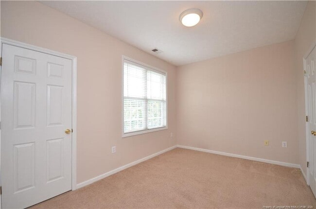 Building Photo - 4050 Bardstown Ct