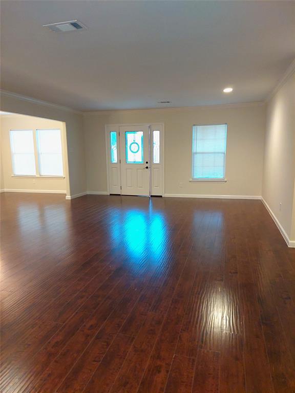 Building Photo - 1403 Buescher Dr