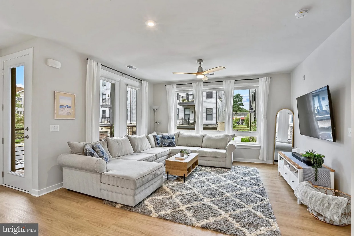 Photo - 1675 Bandit Loop (Reston, VA)